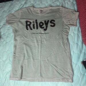 Riley’s Cape Cod Massachusetts Medium Gray Short Sleeve Tee